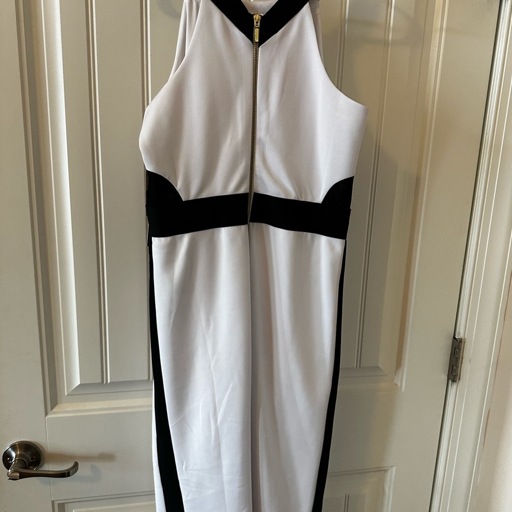 Dress - Picture 3 of 3
